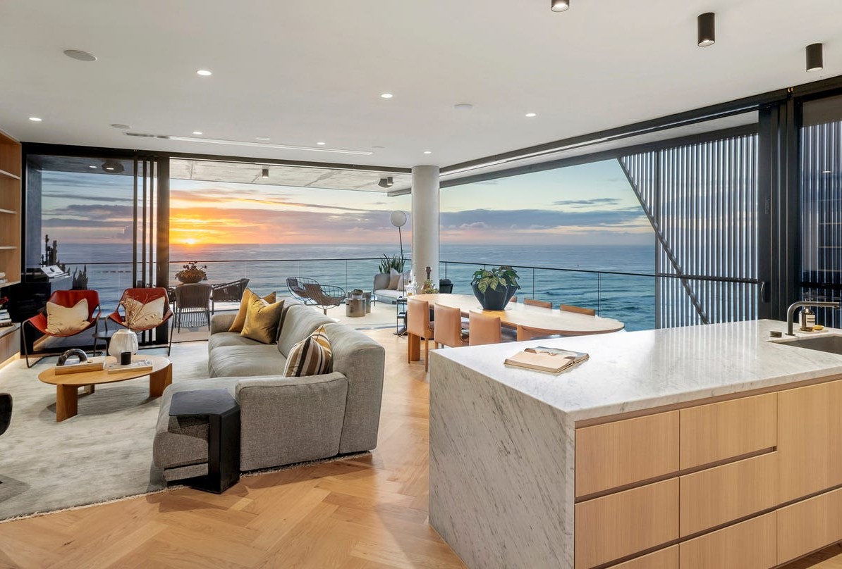 Palm Beach, 4221
